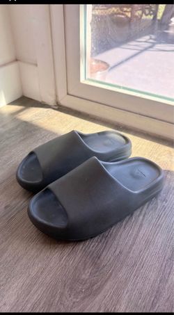 Yeezy Slides