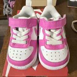 Toddler Size 3 Nikes 