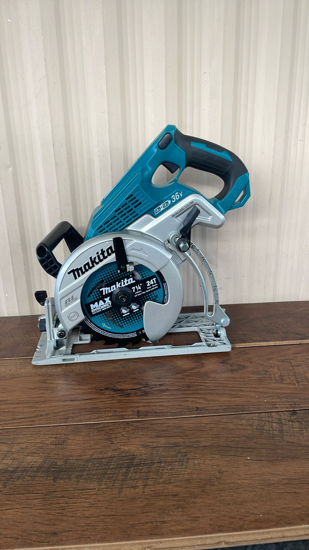 Makita 18V X2 LXT Lithium-Ion (36V) Brushless Cordless Rear Handle 7-1/4 in. Circular Saw (Tool-Only)
