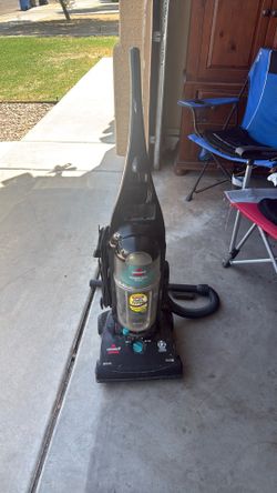 Bissell vacuum cleaner- used