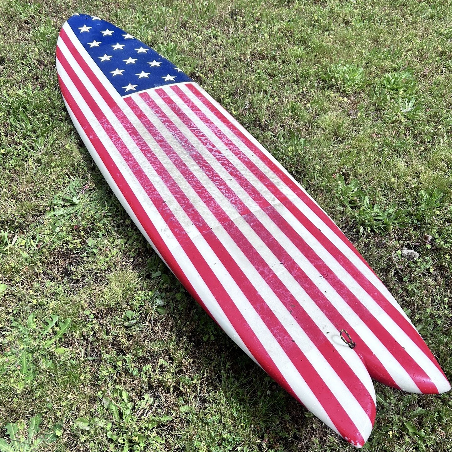 Patriotic big fish single-fin surfboard