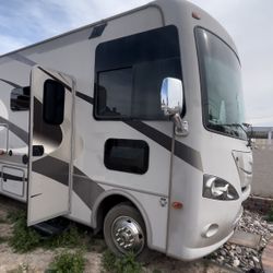 2016 Motorcoach Thor Hurricane 31S