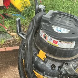 A Big Wet Vacc With General Debris Filter ( Needs Some Cleaning)