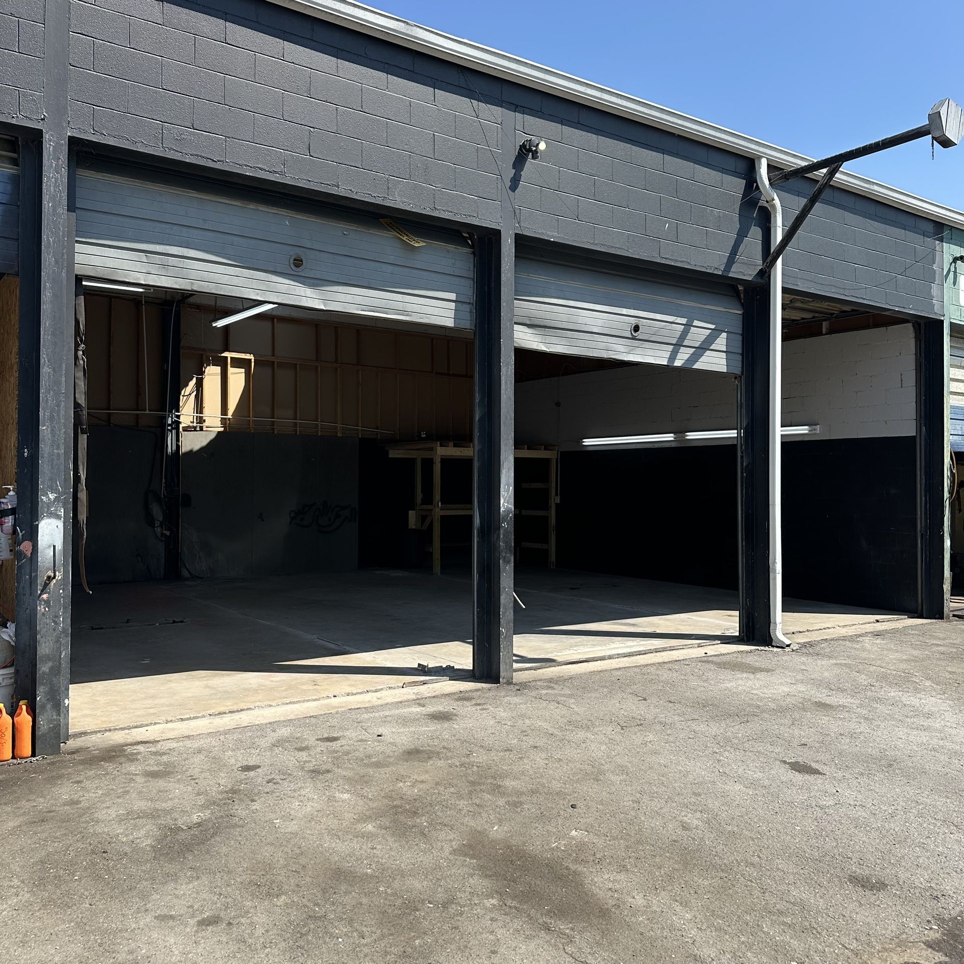 SPACE FOR LEASE/RENT Mechanic Shop