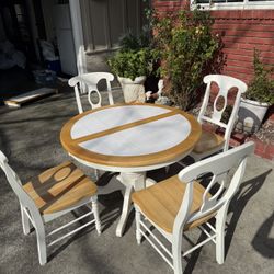 4 Seater Dining set with Extendable table