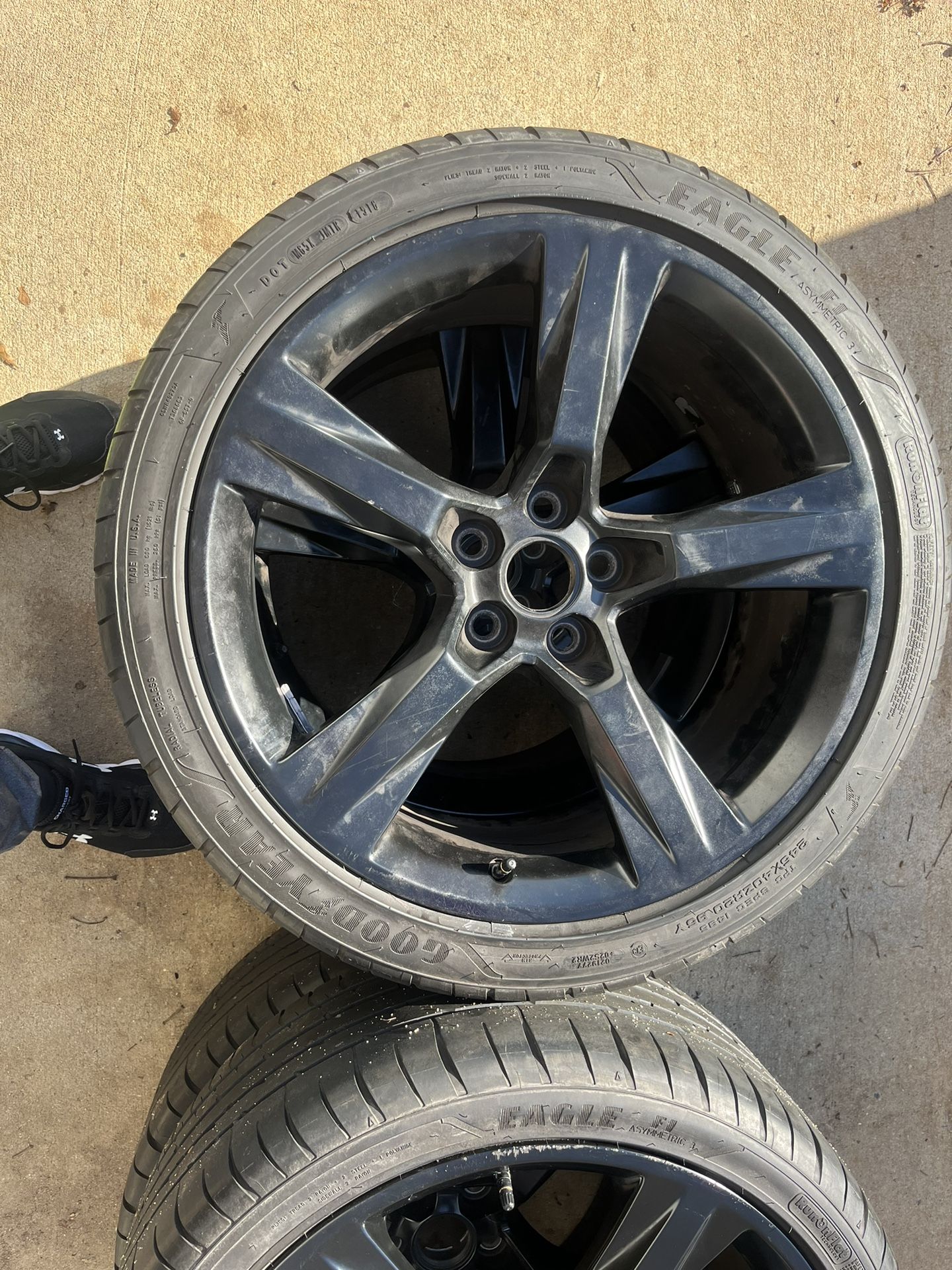 OEM Camaro SS Wheels and Tires