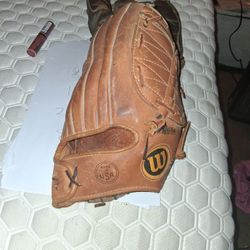 Bas3ball Glove