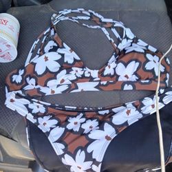 Hurley Two Piece Bathing Suit Brand New Size Medium