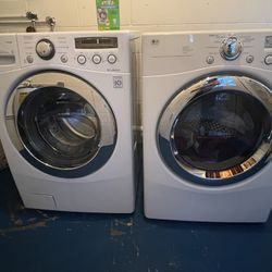LG STACKABLE FRONT LOAD WASHER AND DRYER LIKE NEW $600 Obo Moving To College 