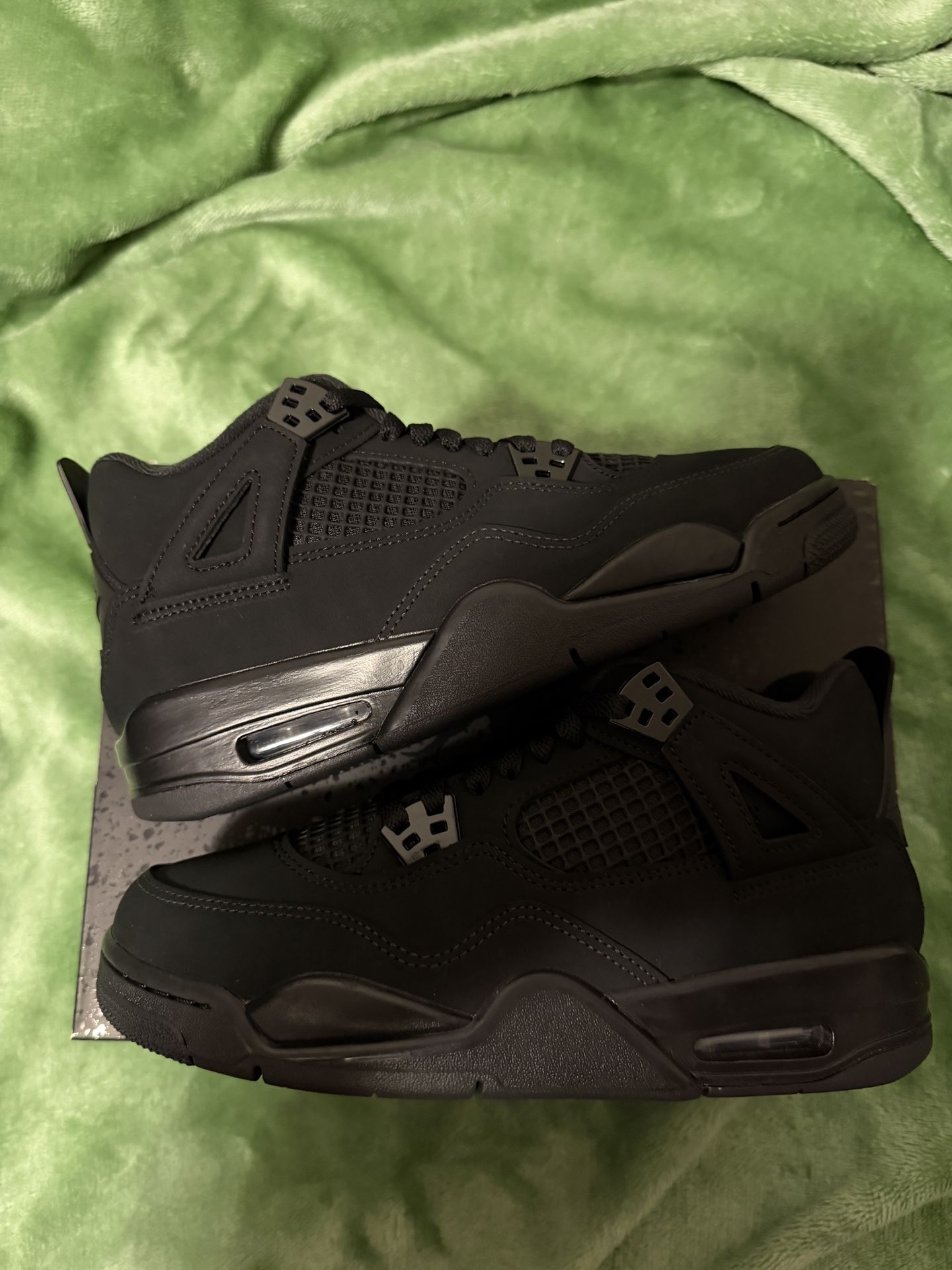 Jordan 4 Black cat 