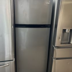 WHIRLPOOL APARTMENT SIZE TOP FREEZER REFRIGERATOR 