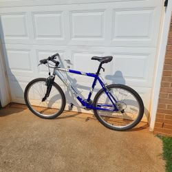 Mongoose Pro DX4.0  20in Mountain Bike