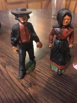 Pair of cast iron 5"Amish figures
