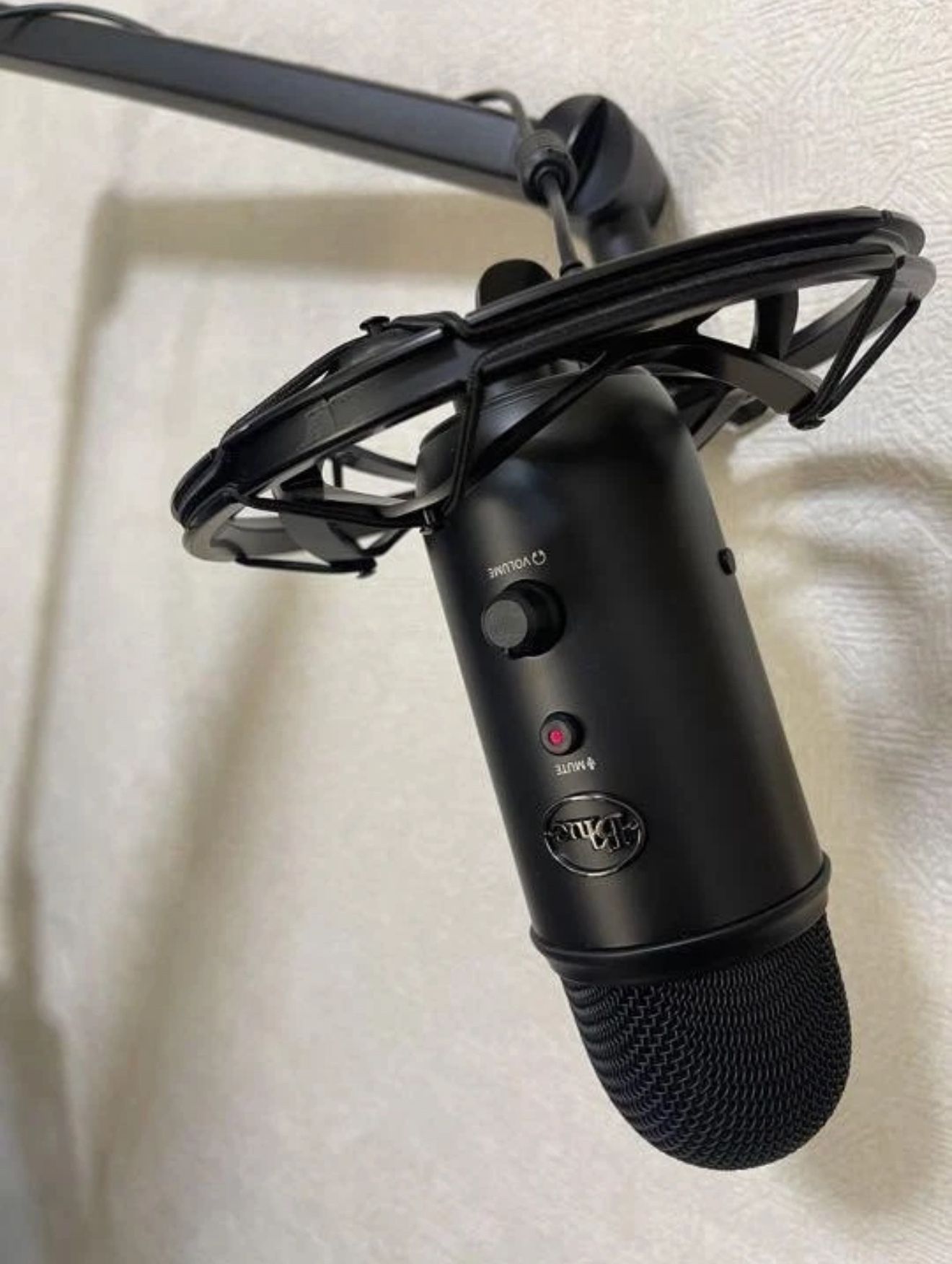 Blue Yeti Microphone with Arm