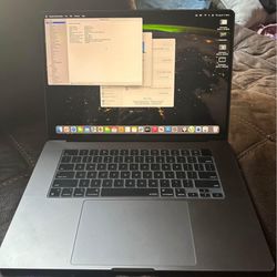 MacBook Pro (M1 Pro, 16GB, 1TB)