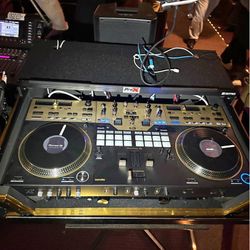 Pioneer Rev 7 with Case, Decksaver, power conditioner