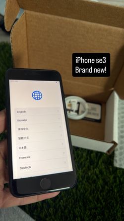 iPhone SE3 - Brand New - Unlocked 