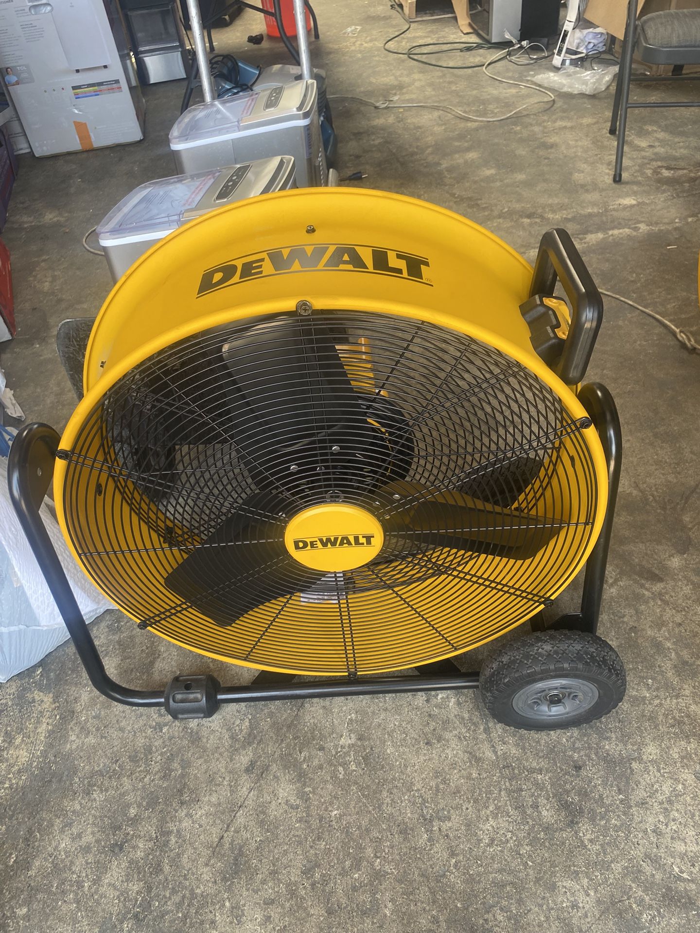 DeWalt 24" Heavy-Duty Drum Fan