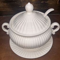 Vintage Large Soup Tureen With Lidil 