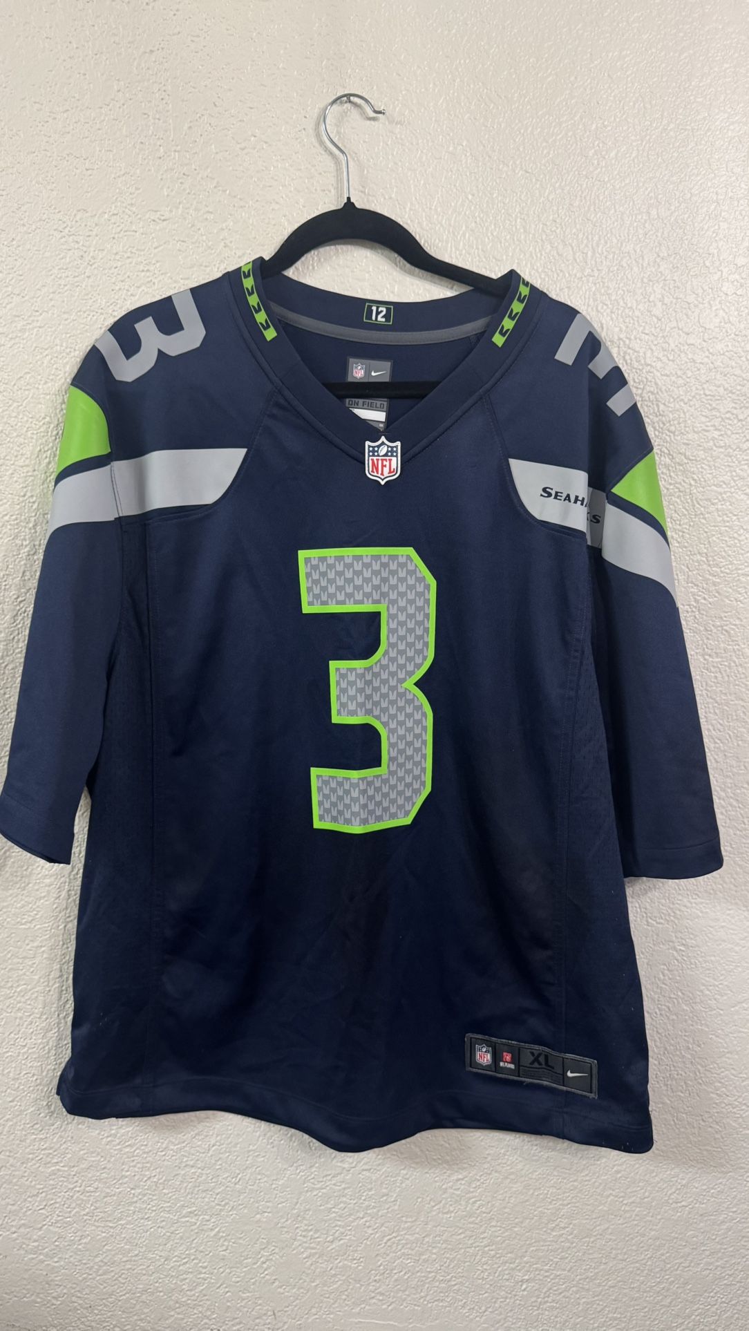 Seattle Seahawks number 3 Nike Wilson Jersey XL Looks New