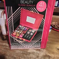 Color Workshop Brilliant Beauty Makeup