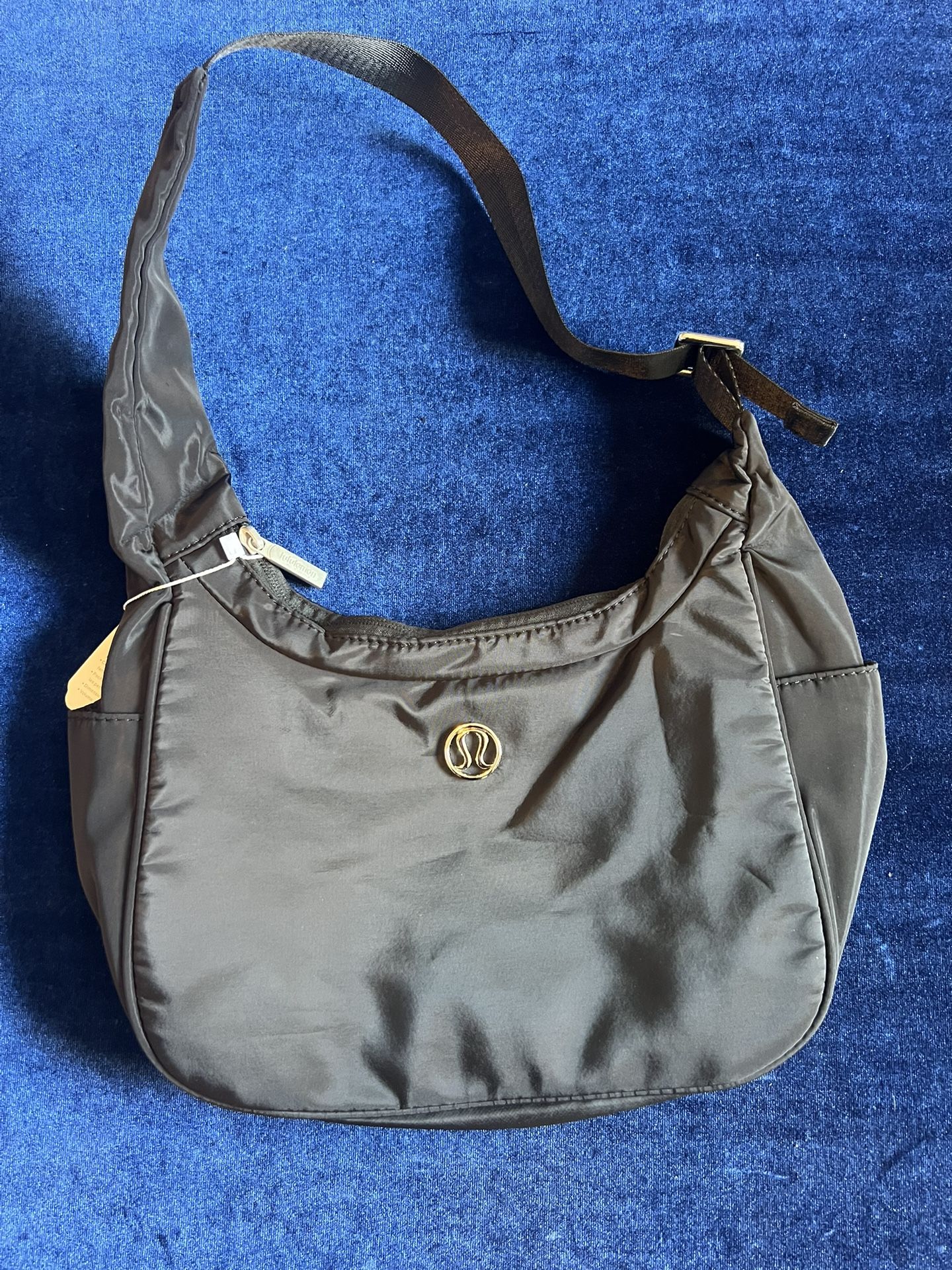 Lululemon Essentials Bag