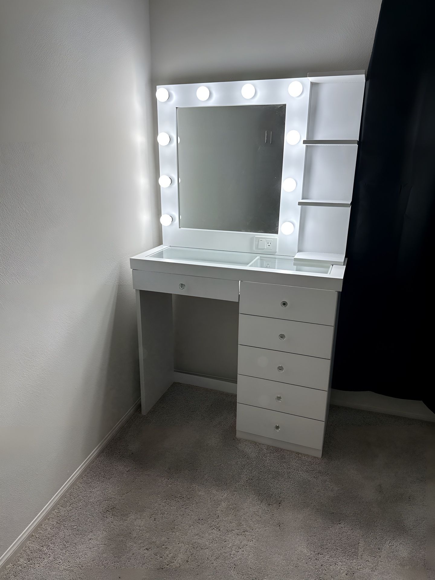 Makeup Vanity