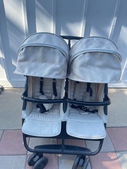The twin Zoe stroller