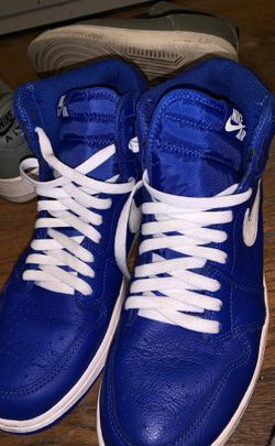 Air Jordan 1 hyperroyal