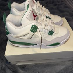 Jordan 4 Pine Green
