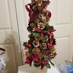 Elegant Christmas Tree Pinecone Decoration 30" Tall