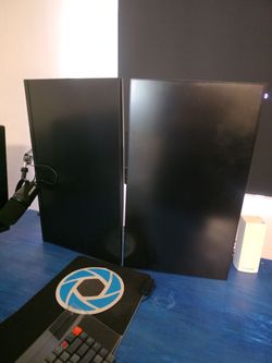 2x Alienware 27" monitors