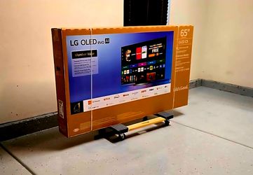65 Inch OLED LG C5 Smart TV 4K UHD with 120 Hz refresh rate. Brand new 2025 Model.