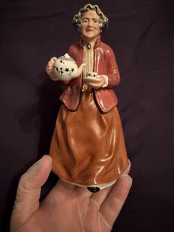 1966  Limited Editions ROYAL DOULTON «Teatime" HN2255  7.75" Porcelain Figurine 