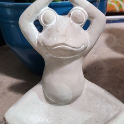 Meditation 🧘‍♂️ Frog Statue. 10" Tall. $15 Or Best Offer 