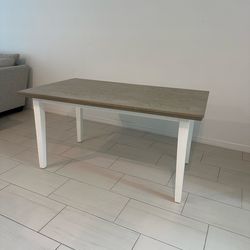 Dining Room Table and Chair Set