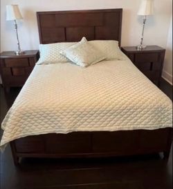 Queen size bedroom set