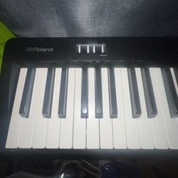 Roland electric piano