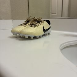 Legend 10 Academy Soccer Cleats Size 5 In Kids