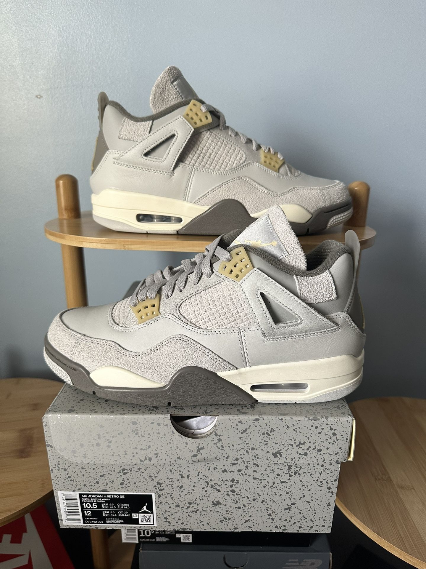 Jordan Retro 4 Craft Photon Dust Size 10.5 Men’s