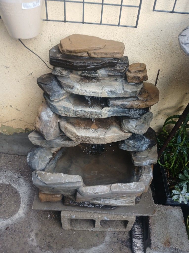 Hollow Stone 3 Pieces. Not Heavy I Will Load Up Fot You