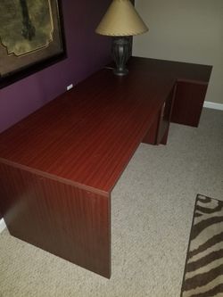 Office desk like new for home or business