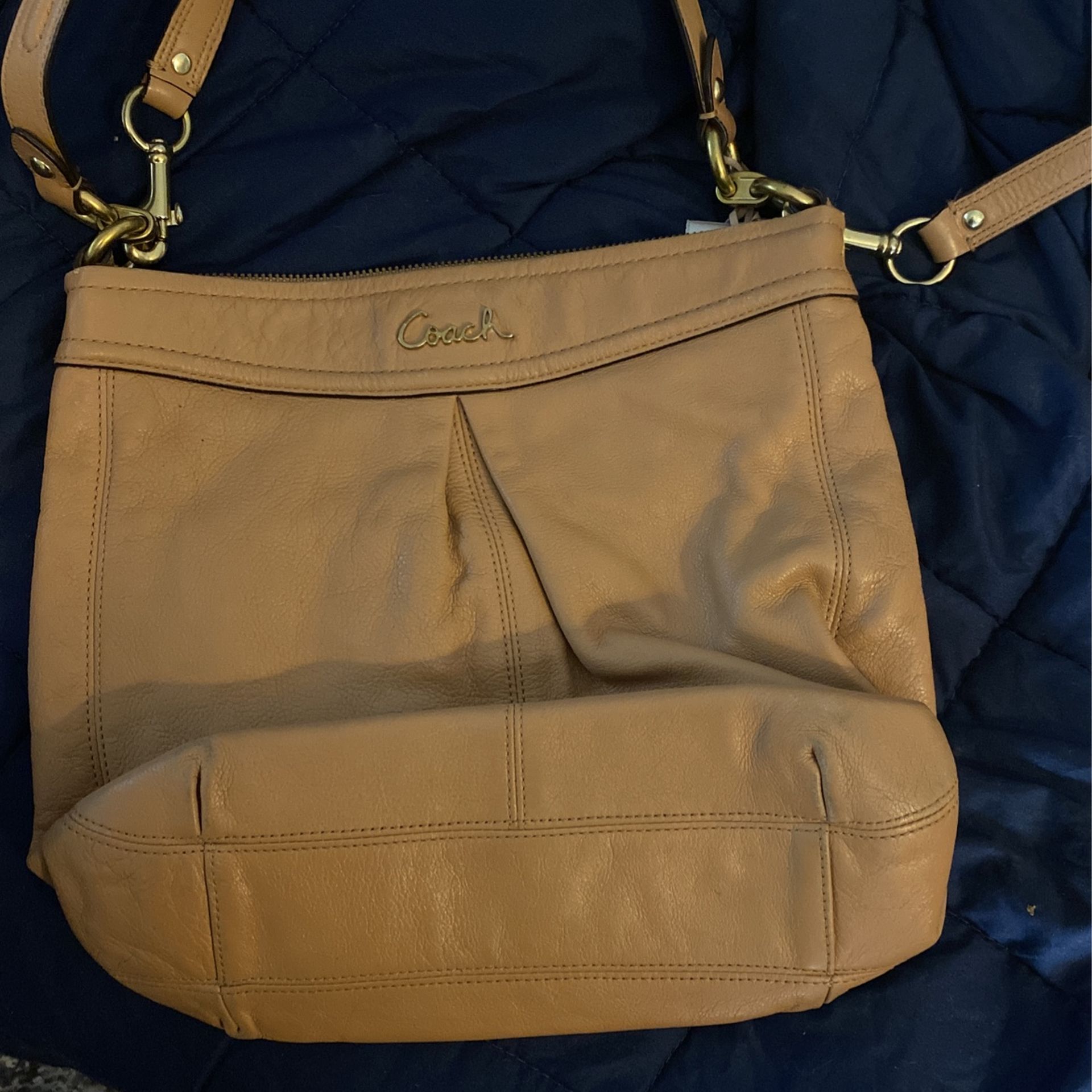 Coach Leather Purse Tan With Seal Of Authenticity On Pocket