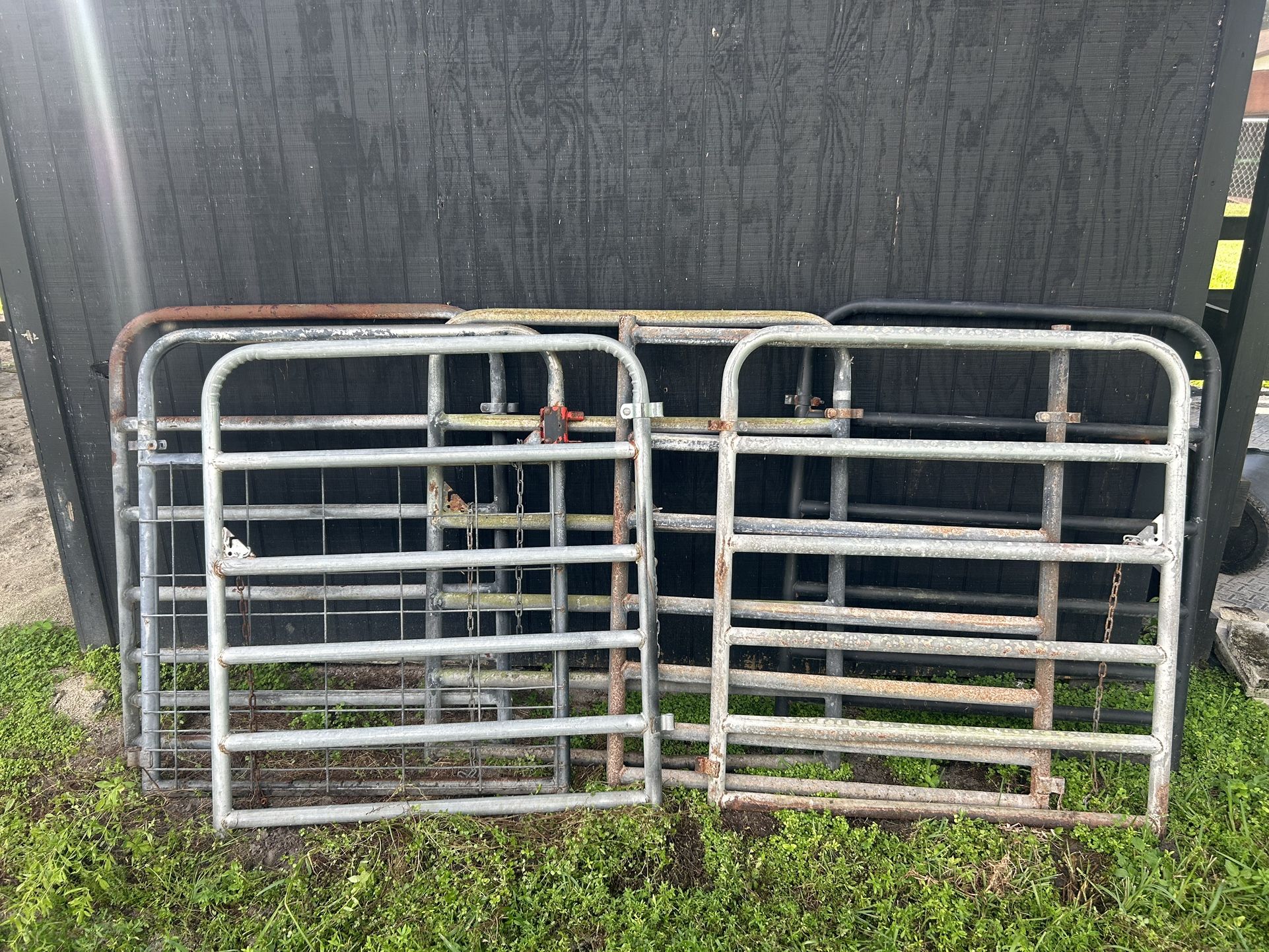 Horse Gates - 7 Round Galvanized Steel Gates