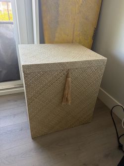 Storage container