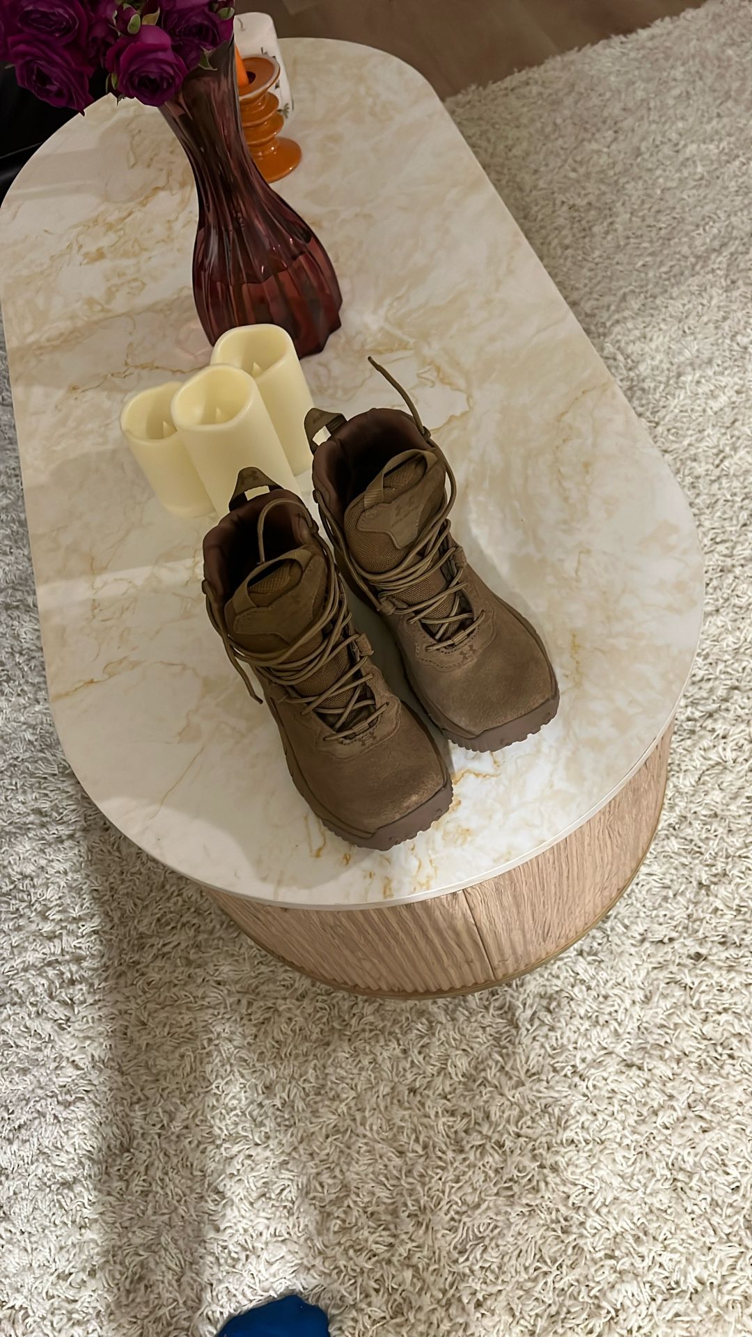 New sneakers-berts never worn. Women's, look cool. Wrong size.