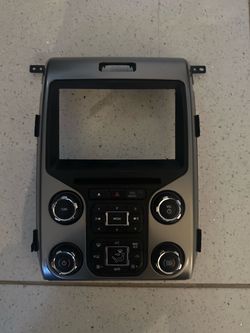 Ford Radio Bezel, CD Player, and Screen Assembly
