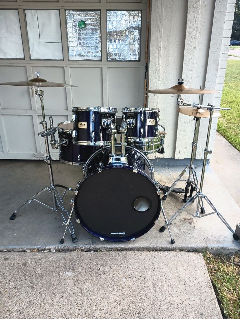 COMPLETE DRUM SET PEARL SESSION SERIES  PURPLE W/HARDWARE CYMBALS STANDS STICKS KEY STOOL. EXCELENTS CONDITIONS.