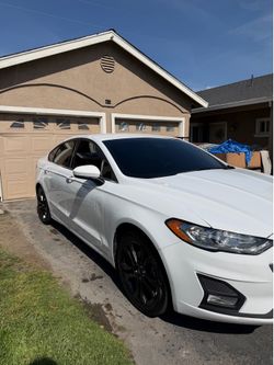 2019 ford fusion SE