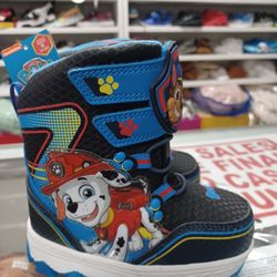 New Snow Boots Size 7